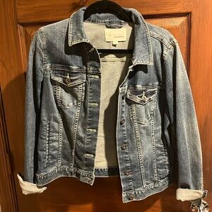 Woman’s Two by Vince Camuto Denim Button Front Jean Jacket.